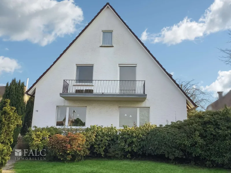 Vorderansicht - Haus kaufen in Hiddenhausen - Gepflegtes 2 Familienhaus in zentraler Lage von Hiddenhausen !