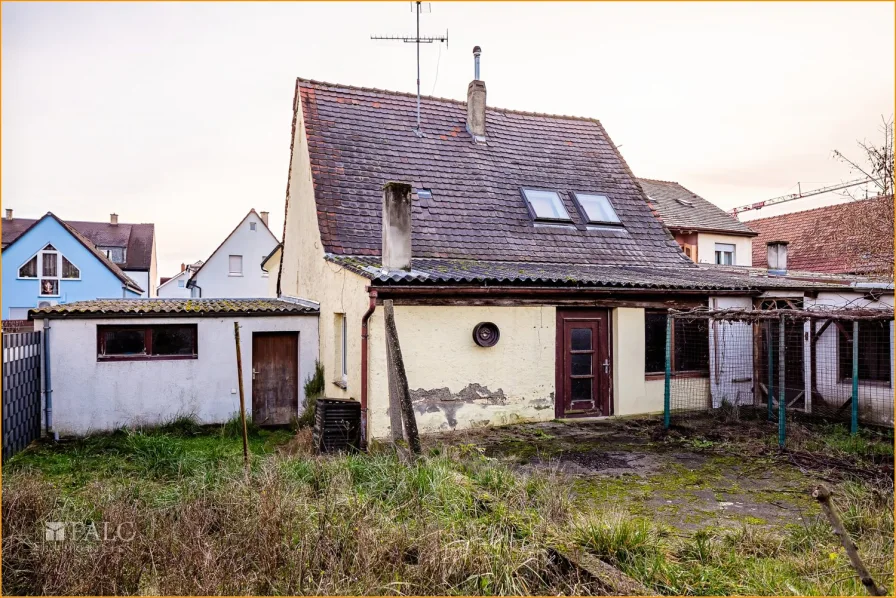 Garten und Scheune von hinten