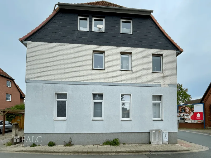 Mehrfamilienhaus Seitenansicht 