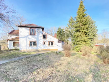 Titelbild - Haus kaufen in Kranichfeld - Einfamilien-Haus-Alleinlage, großes Grundstück, Blick über Kranichfeld, Freiheit atmen, Nebengelasse