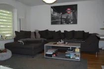 rechts 2. OG Wohnzimmer Mietswohnung