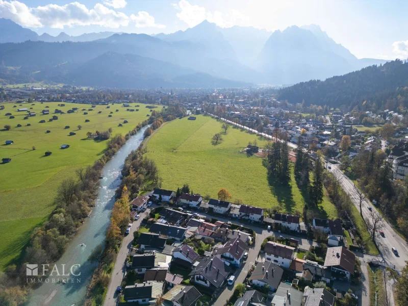 Wohngebiet mit Blick Zugspitze