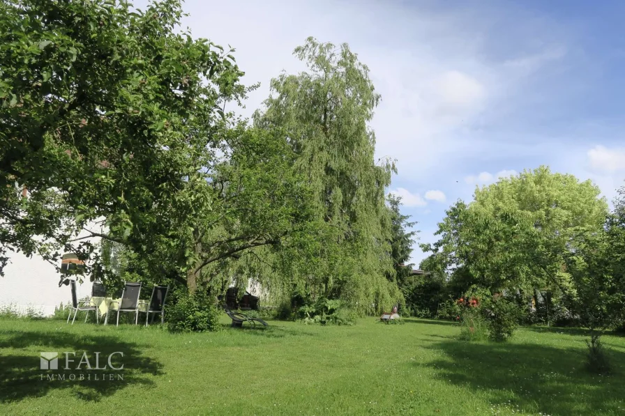 Garten o. Platz für Wohnhaus