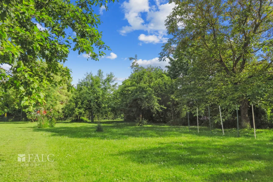 Garten o. Platz für Wohnhaus