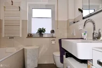 Modernes Badezimmer