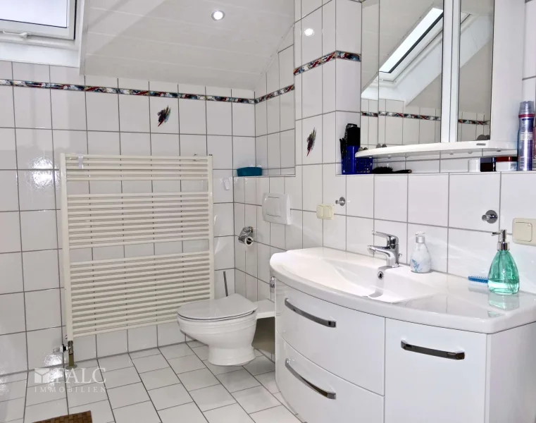 Wohnung OG: Badezimmer