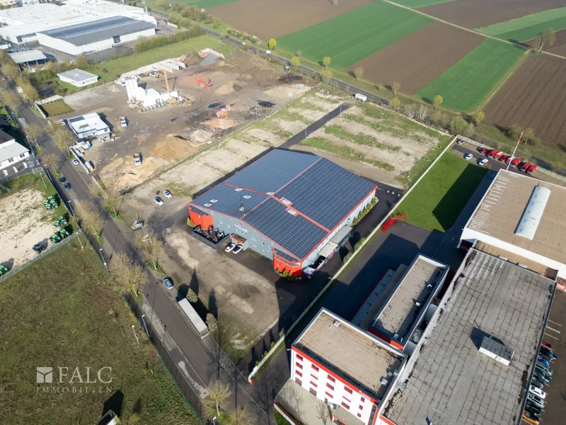 Grundstück mit Halle Blick NordWest