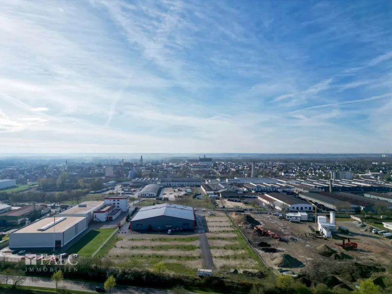 Grundstück mit Halle Blick Süd