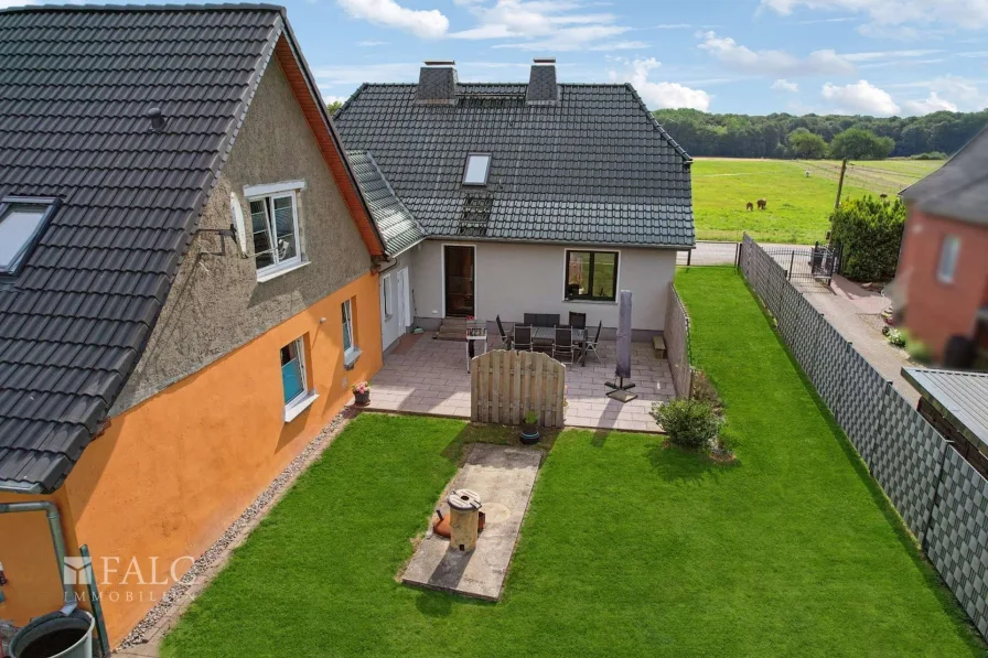 Luftbild I Terrasse - Haus kaufen in Veelböken / Botelsdorf - ***Wunderschöner Zweiseitenhof in ruhiger Ortslage mit Einliegerwohnung***