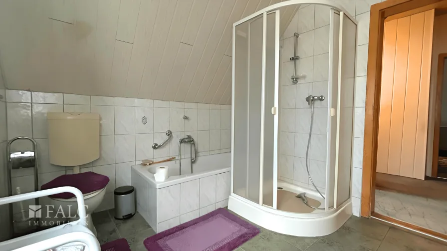 Badezimmer II OG - Whg. links