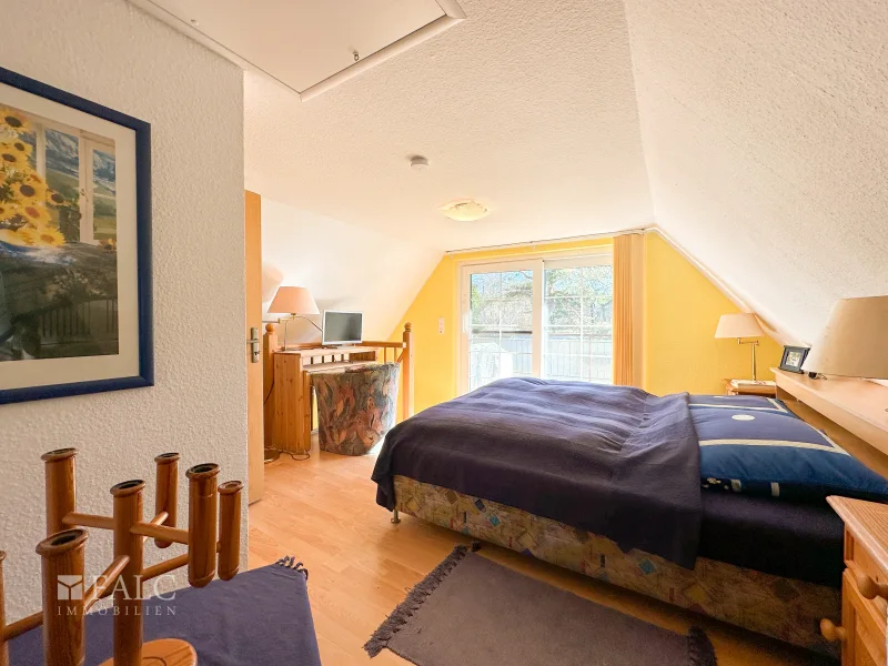 Schlafzimmer DG Wohnung rechts