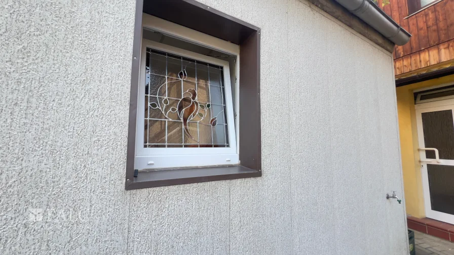 Fenster im Hauseingang 