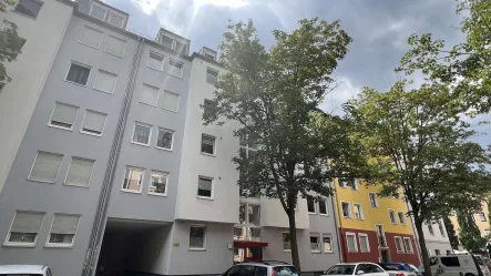 Haus - Zinshaus/Renditeobjekt kaufen in Nürnberg - Stadtleben in Perfektion: Zentral gelegene Wohnung mit Top-Infrastruktur in Nürnberg