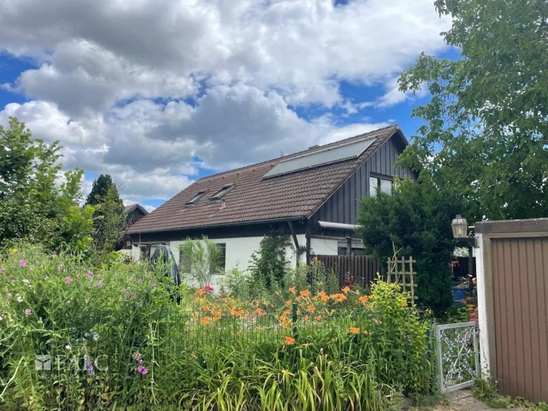 Haus  - Haus kaufen in Fürth - Einfamilienhaus mit Einliegerwohnung