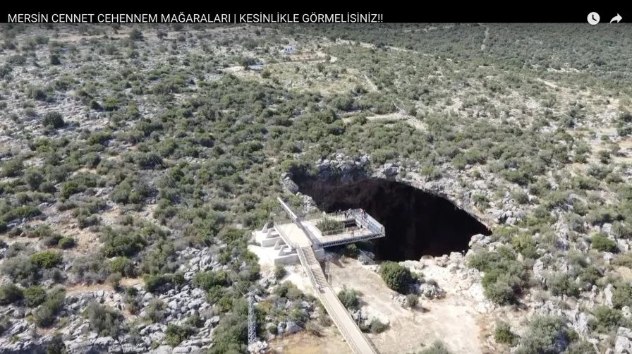 Eingang der Höhle Himmel und Hölle