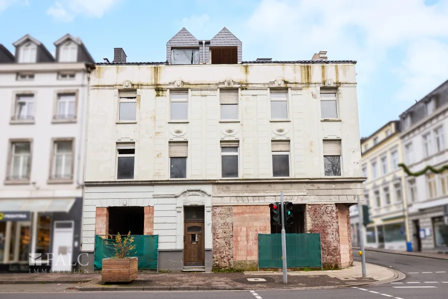 Vorderansicht - Haus kaufen in Stolberg - Genehmigter Ausbau statt Neubau - Setzen Sie neue Maßstäbe in Stolberg-Mitte!