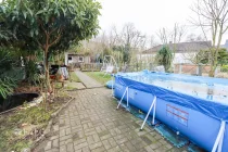 Garten mit Pool