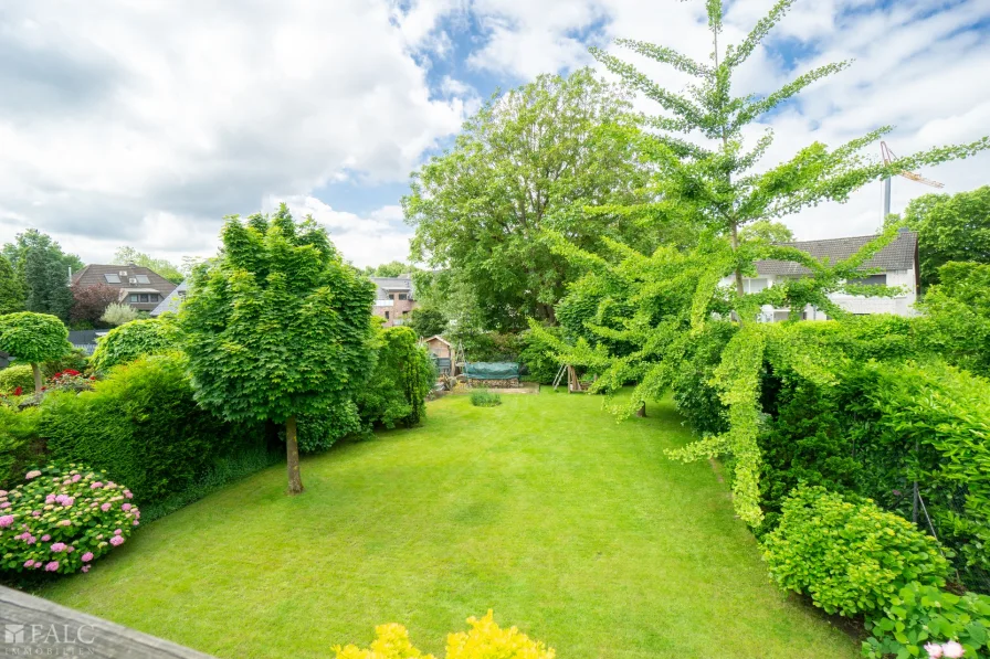 Gartenansicht vom Balkon