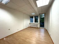 Büro mit Terrassenzugang