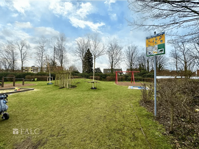 Spielplatz in 50m Entfernung 