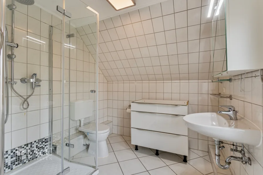 Badezimmer DG