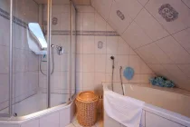 Badezimmer mit WC DG