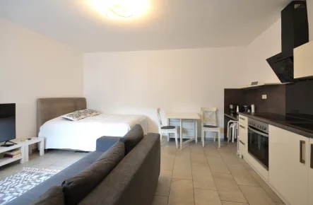 Schlaf/Wohnansicht - Wohnung mieten in Köln - Möbliertes Apartment in Köln Höhenberg!!