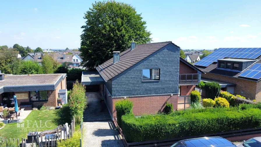 Carport und Garage