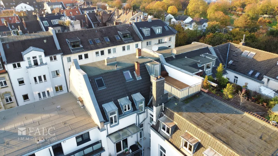 Blick auf Terrasse & Dach