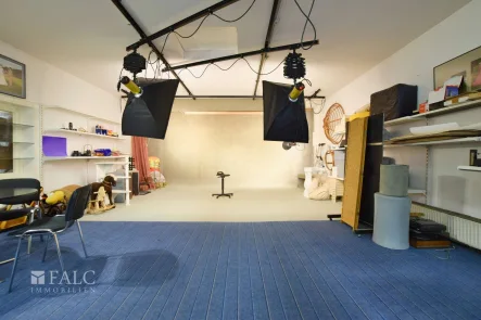 Fotostudio - EG - Büro/Praxis kaufen in Köln - Charmantes Reihenendhaus mit Gewerbe in Köln-Worringen - Arbeit und Wohnen ideal kombiniert!