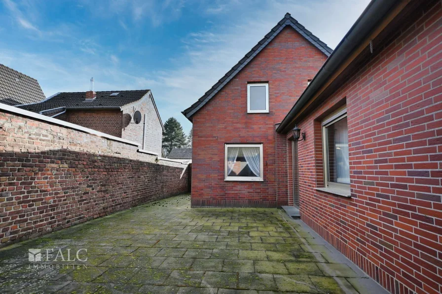 Innenhof - Haus kaufen in Bergheim - Fließsteden - Charmantes Haus mit ganz vielen Möglichkeiten