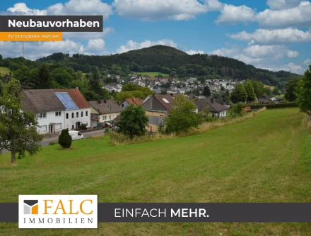 Blick nach Osten - Grundstück kaufen in Neroth - Ländliches Refugium in Neroth: Historische Hofstelle mit vielseitigen Nutzungsoptionen und Idyllischer Lage