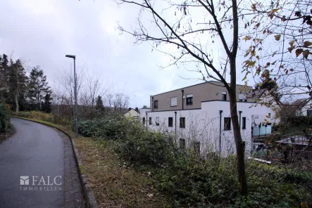 Straßenblick von unten - Grundstück kaufen in Koblenz - Bau auf mich!