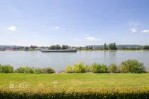 Rheinblick vom Balkon