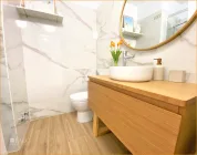 Badezimmer  Flur- Baño pasillo