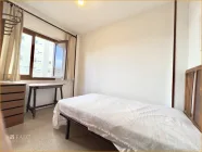 Schlafzimmer 1 F2