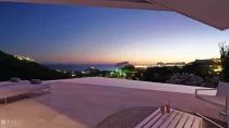 Blick auf Moraira  bei Nacht