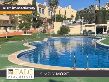 Titelbild Pool - Haus kaufen in Lomas de Campoamor - Reihenendhaus in ruhiger und bester Lage direkt am Golfplatz mit Fernsicht