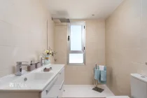 B6_Green_Golf_townhouses_Estepona_Bathrom_Jul 2019