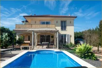 Villa mit Pool/villa con piscina/villa with pool