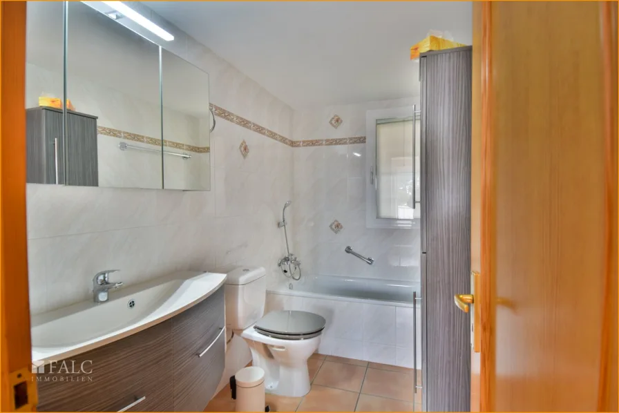 ... Wannenbad en Suite/baño en suite/bathroom en suite