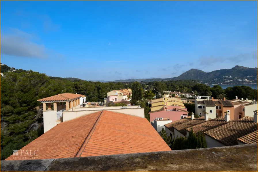 ... und Meerblick/vista al mar/view to the sea