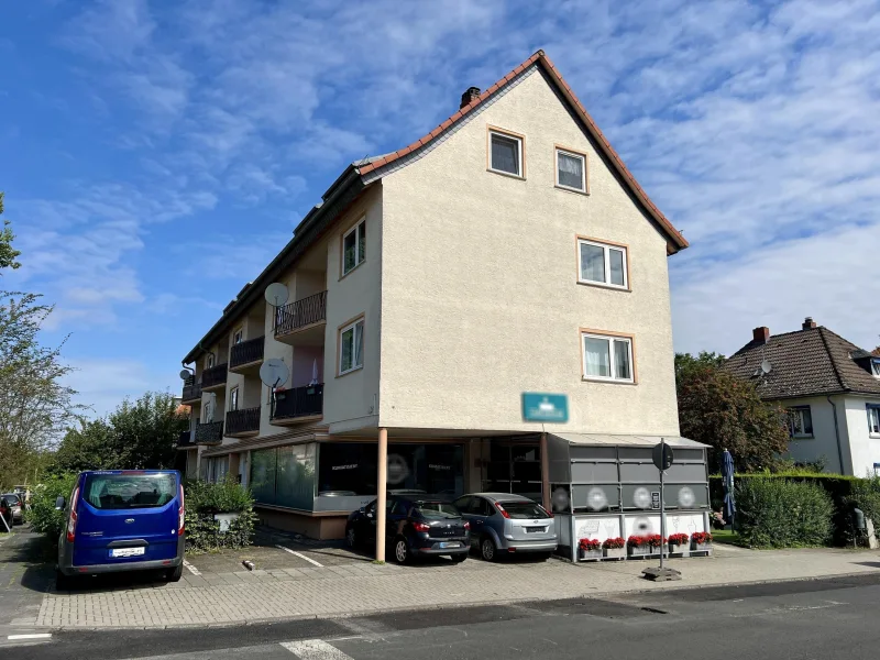 Außenansicht - Wohnung kaufen in Friedberg - Charmante Dachgeschosswohnung in Friedberg: Wohnen in unmittelbarer Stadtnähe