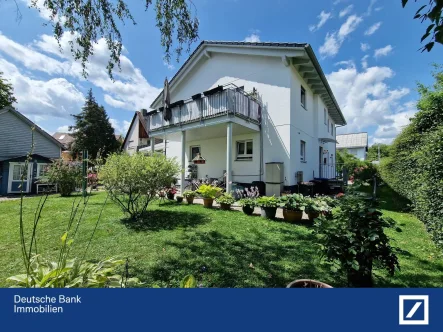 Hausansicht - Haus kaufen in March - Modernes Zweifamilienhaus in March Buchheim mit herausragender Energieeffizienz
