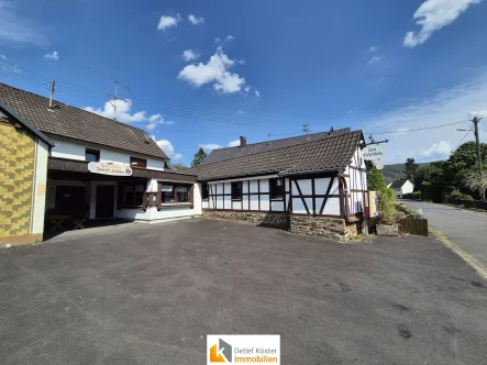 Vorderansicht 2 - Gastgewerbe/Hotel kaufen in Windeck - 4 in 1! Gaststätte, Restaurant, Veranstaltung und Wohnung in begehrter Lage von Windeck-Stromberg.