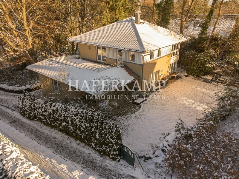 Ansicht Gartenseite hinten - Haus kaufen in Hamburg - KfW 40 Villa in beliebter Lage