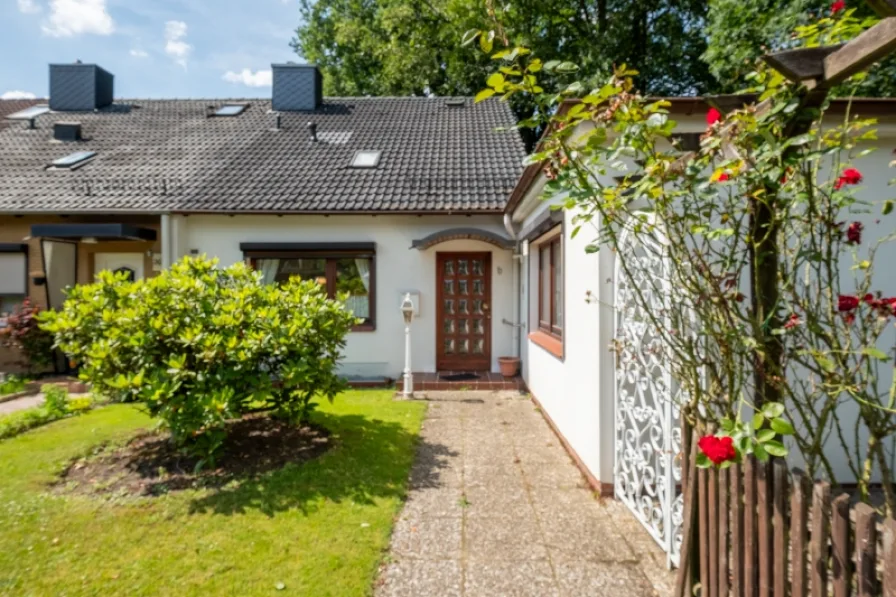 Ansicht - Haus kaufen in Hamburg - Endreihenhaus mit geräumigem Anbau