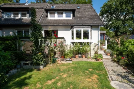 Ansicht - Haus kaufen in Hamburg - Sonnige Doppelhaushälfte in Eißendorf