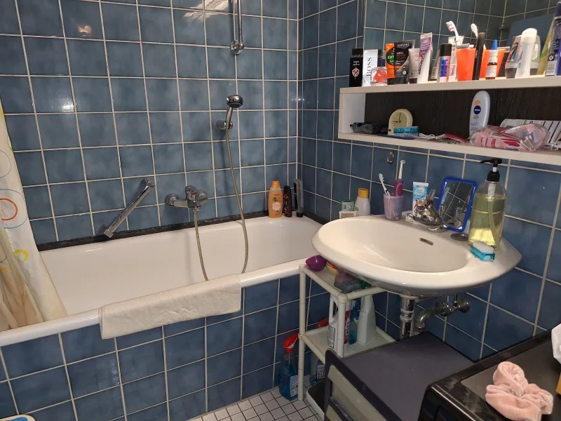 Badezimmer mit Badewanne