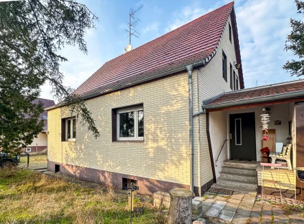 Seitenansicht - Haus kaufen in Brandenburg an der Havel / Görden - Zwischen idyllischen Seen und urbaner Lebendigkeit - Ihr neues Zuhause in Brandenburg